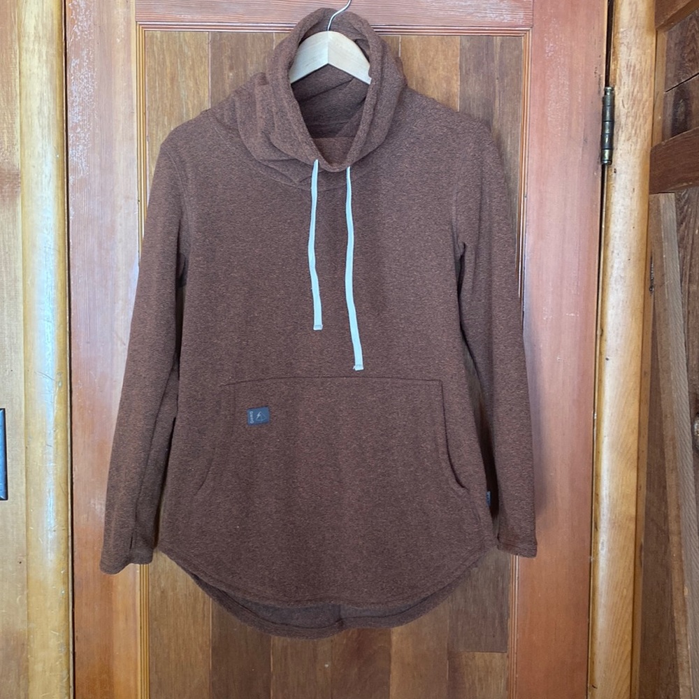 Deso Supply - Tallac Pullover color is Rosewood.